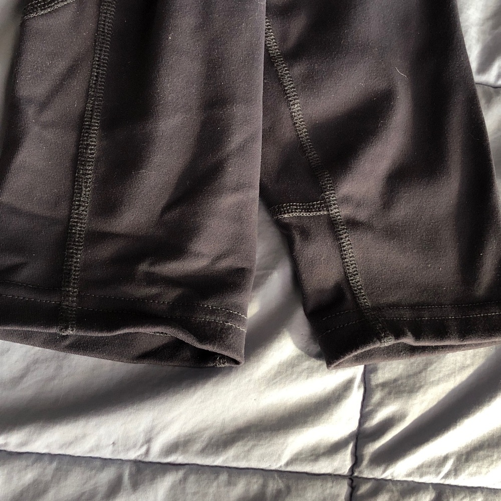 Women's Black and Dark Gray Athletic Leggings with Side Pockets Sherpa Adventure - Picture 4 of 8